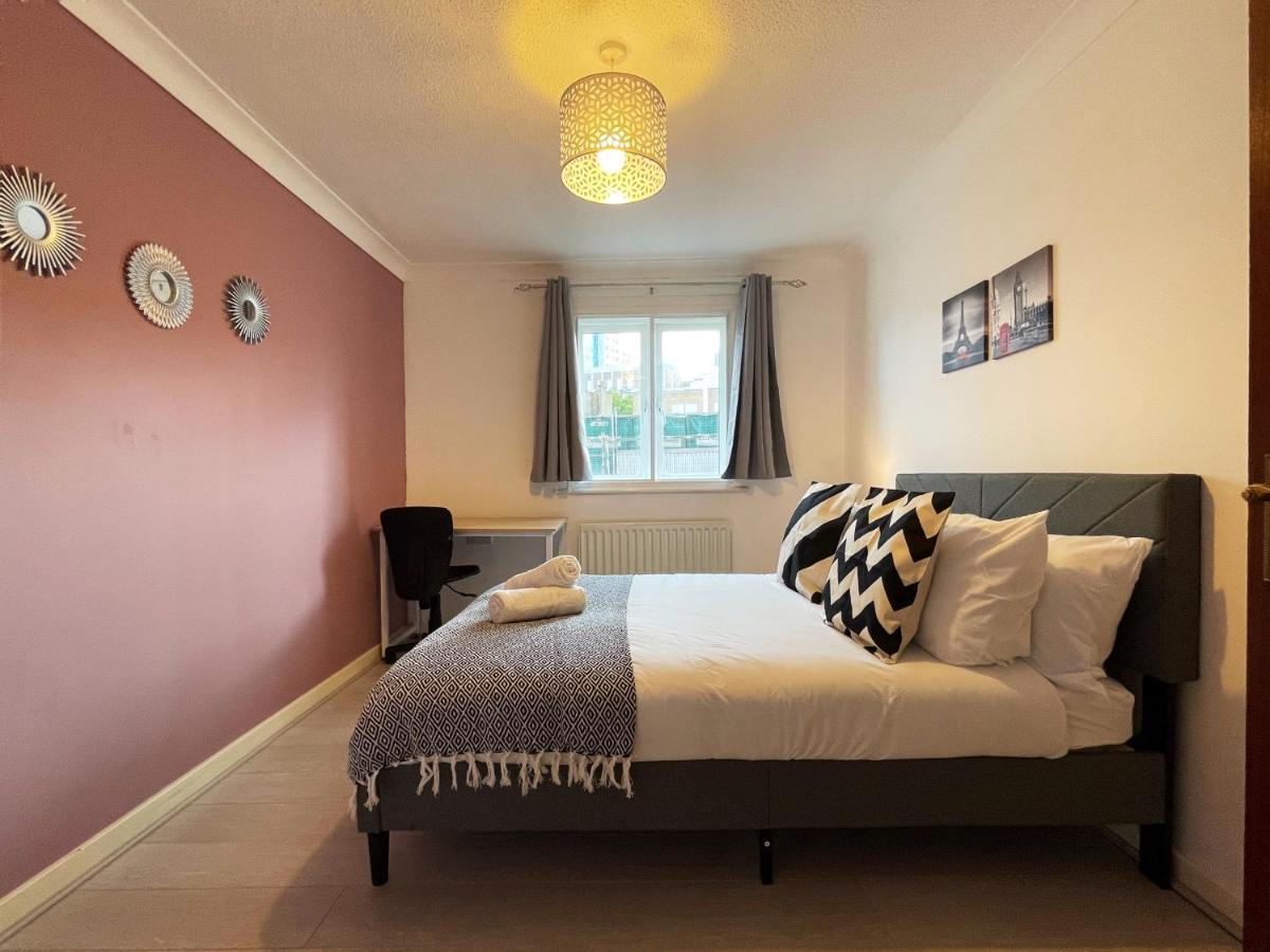 Jessica'S Place At Whitechapel London Exterior photo